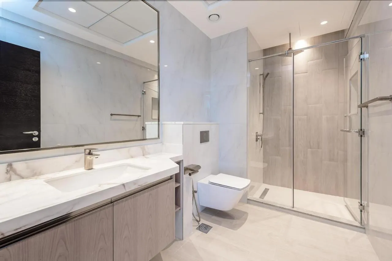 Spacious 1 Bhk With City Views Dubai Apartment