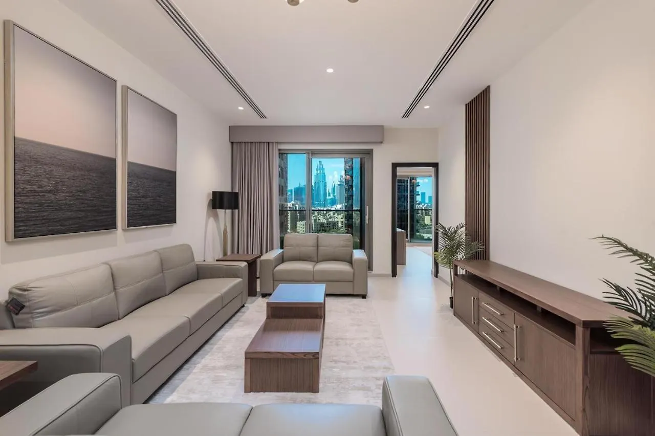 Spacious 1 Bhk With City Views Dubai
