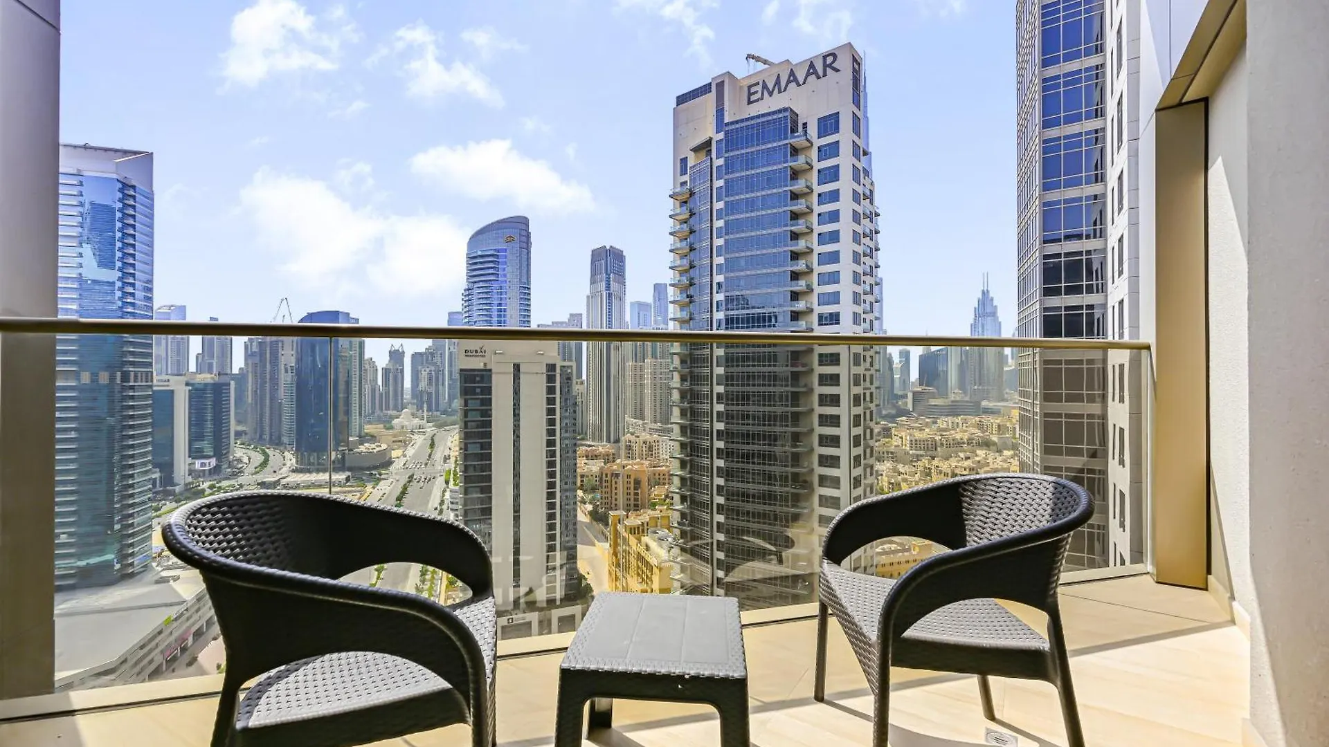 Apartment Spacious 1 Bhk With City Views Dubai